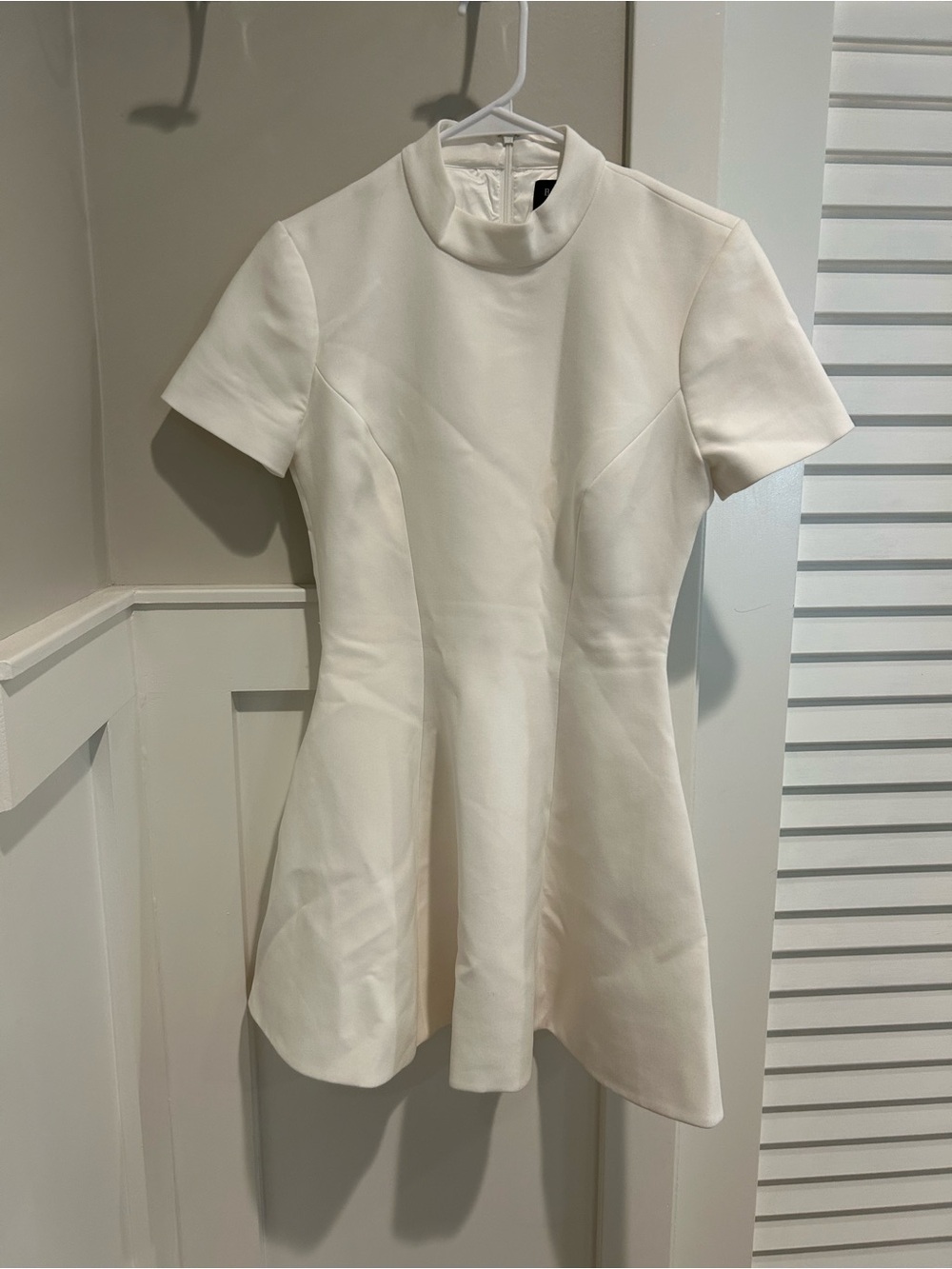 Zephyra Collar Mini Dress in Orchid White
Bardot size 4